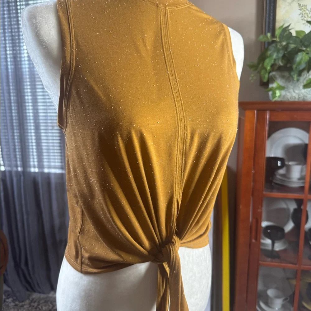 Lululemon - Picture 7 of 9